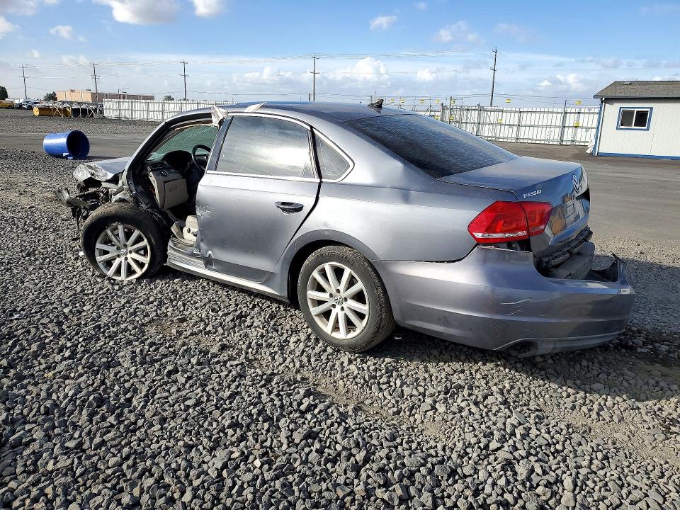 Снимка 2 от търг – 2014 VOLKSWAGEN PASSAT с VIN 1VWBN7A34EC076819