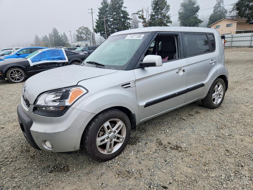 KIA SOUL 2011 with VIN KNDJT2A29B7266487 - Photo from auction