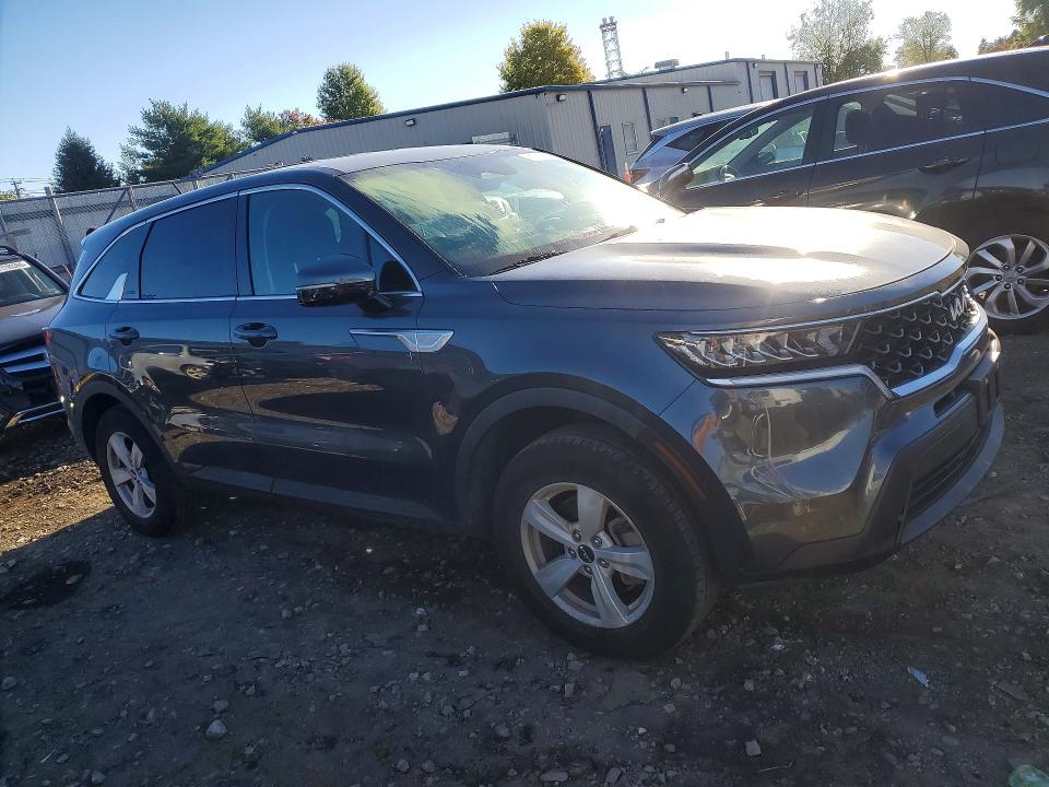 Foto 4 de la subasta – 2022 KIA SORENTO con VIN 5XYRGDLC2NG094982
