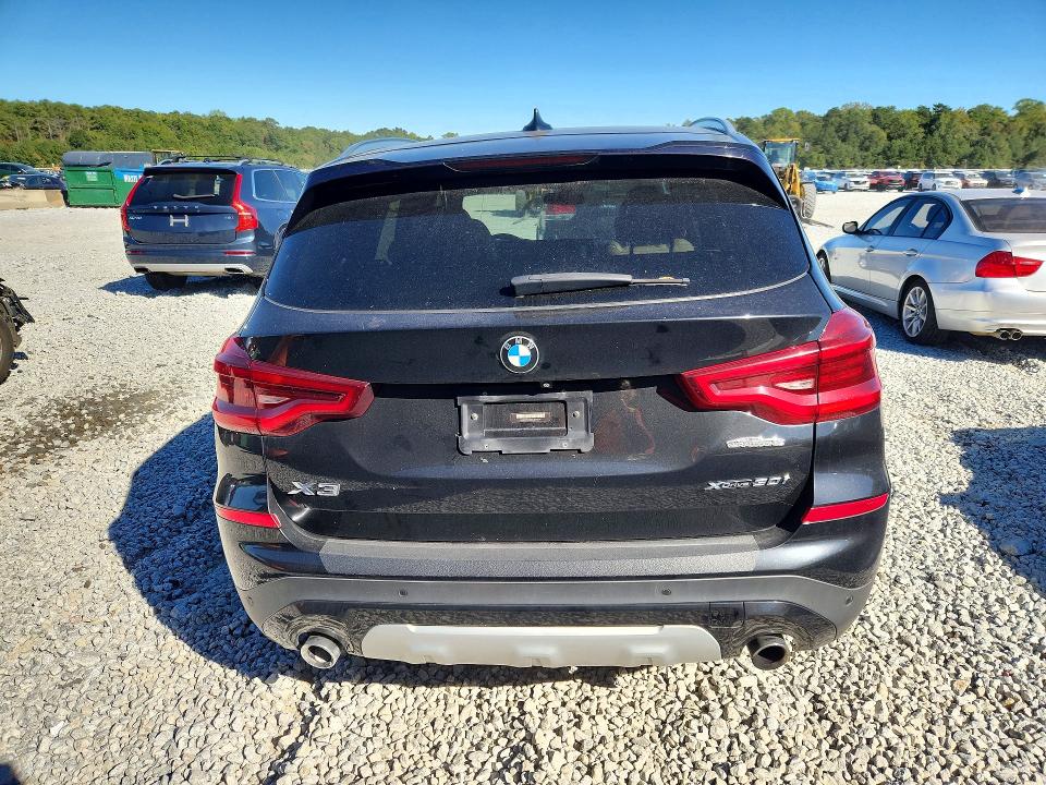 Снимка 6 от търг – 2018 BMW X3 с VIN 5UXTR9C50JLD70204