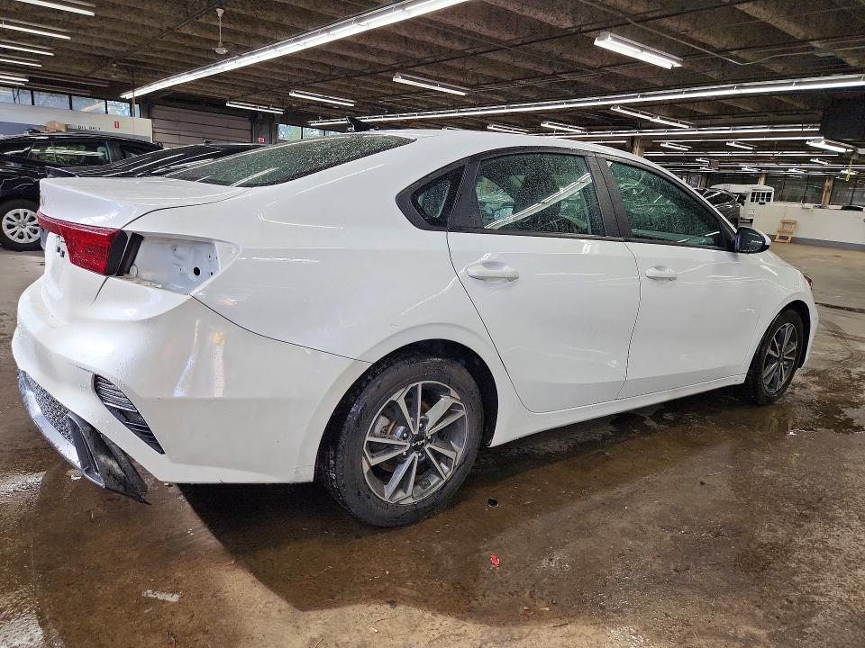 Zdjęcie 3 z aukcji – 2023 KIA FORTE z VIN 3KPF24AD1PE589171