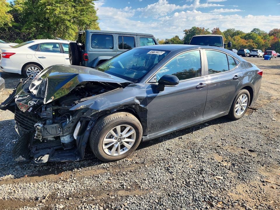 TOYOTA CAMRY 2025 with VIN 4T1DAACK0SU138579 - Photo from auction