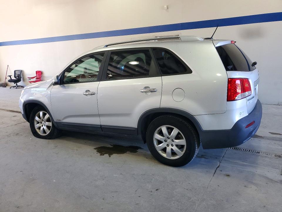 Снимка 2 от търг – 2011 KIA SORENTO с VIN 5XYKTCA1XBG034470