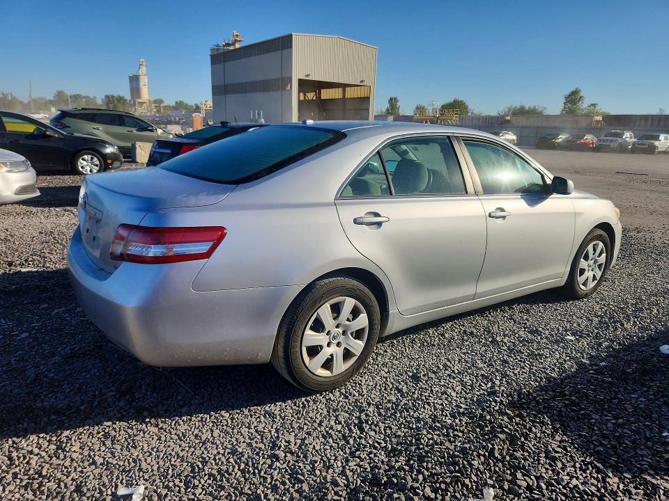 Photo 3 from auction – 2011 TOYOTA CAMRY with VIN 4T4BF3EK5BR137225