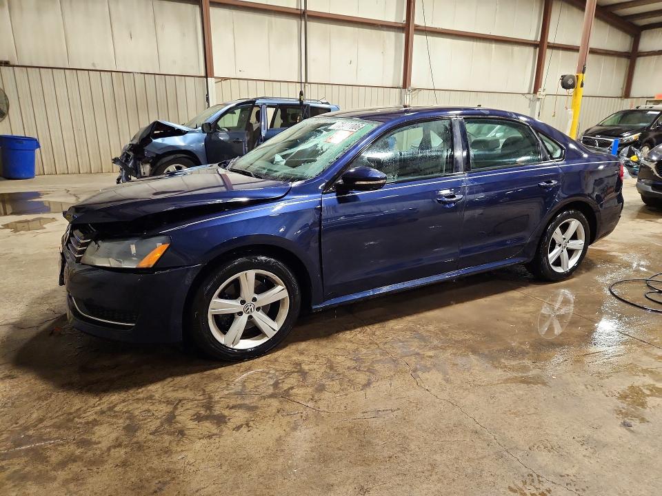 VOLKSWAGEN PASSAT 2012 с VIN 1VWBP7A32CC088183 - Снимка от търг