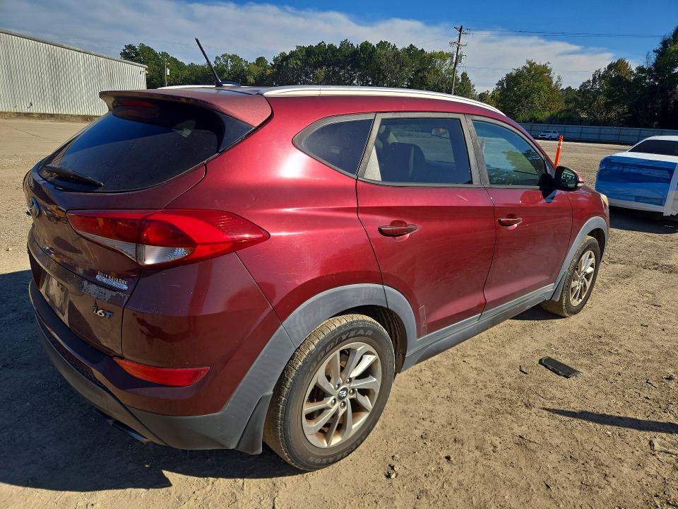 Foto 3 de la subasta – 2016 HYUNDAI TUCSON con VIN KM8J33A27GU160498