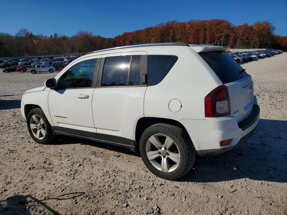 Снимка 2 от търг – 2014 JEEP COMPASS с VIN 1C4NJDEB3ED766275