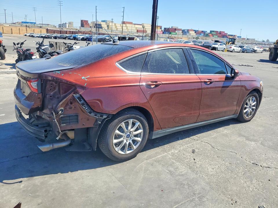Снимка 3 от търг – 2016 FORD FUSION с VIN 3FA6P0G79GR109680
