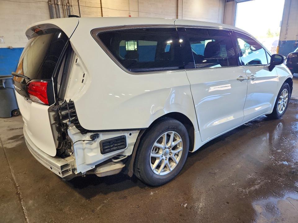 Photo 3 from auction – 2024 CHRYSLER VOYAGER with VIN 2C4RC1CGXRR176635