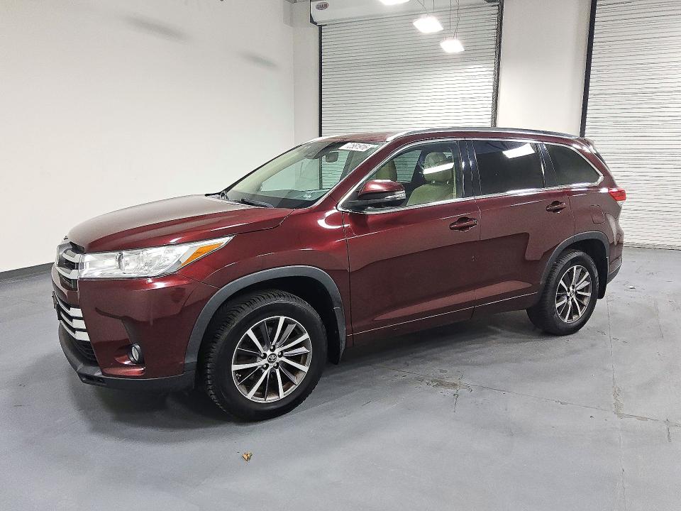 TOYOTA HIGHLANDER 2018 с VIN 5TDJZRFH8JS850176 - Снимка от търг