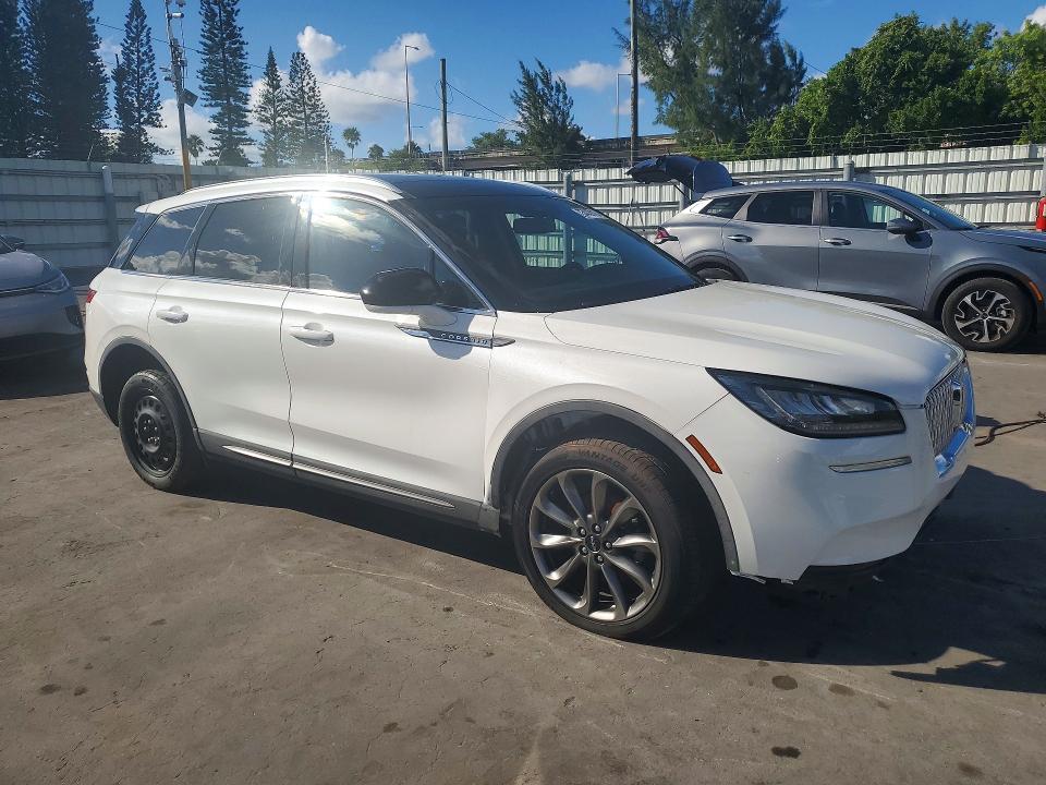 Photo 4 from auction – 2021 LINCOLN CORSAIR with VIN 5LMCJ1C90MUL02065