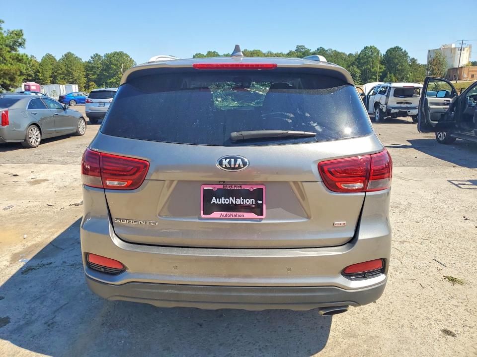 Снимка 6 от търг – 2019 KIA SORENTO с VIN 5XYPG4A37KG546401