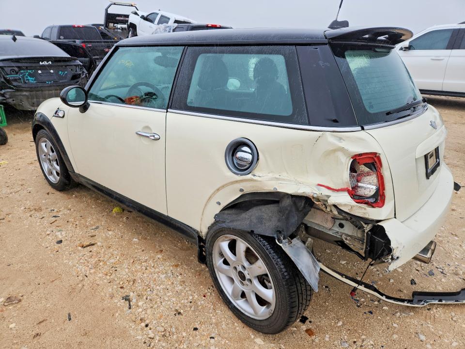 صورة رقم 2 من المزاد - 2010 MINI COOPER مع VIN WMWMF7C56ATW88633