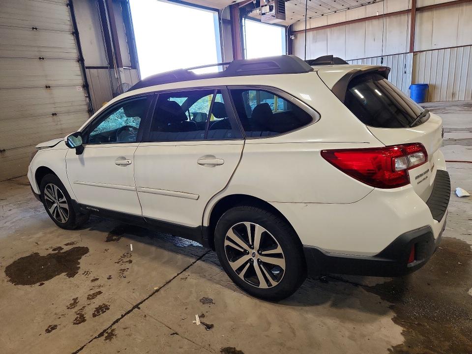 Photo 2 from auction – 2018 SUBARU OUTBACK with VIN 4S4BSANC4J3267181