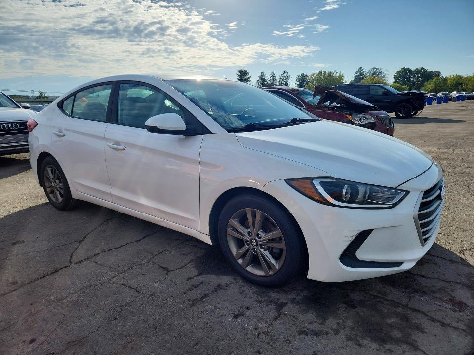 Снимка 4 от търг – 2017 HYUNDAI ELANTRA с VIN 5NPD84LF7HH113640