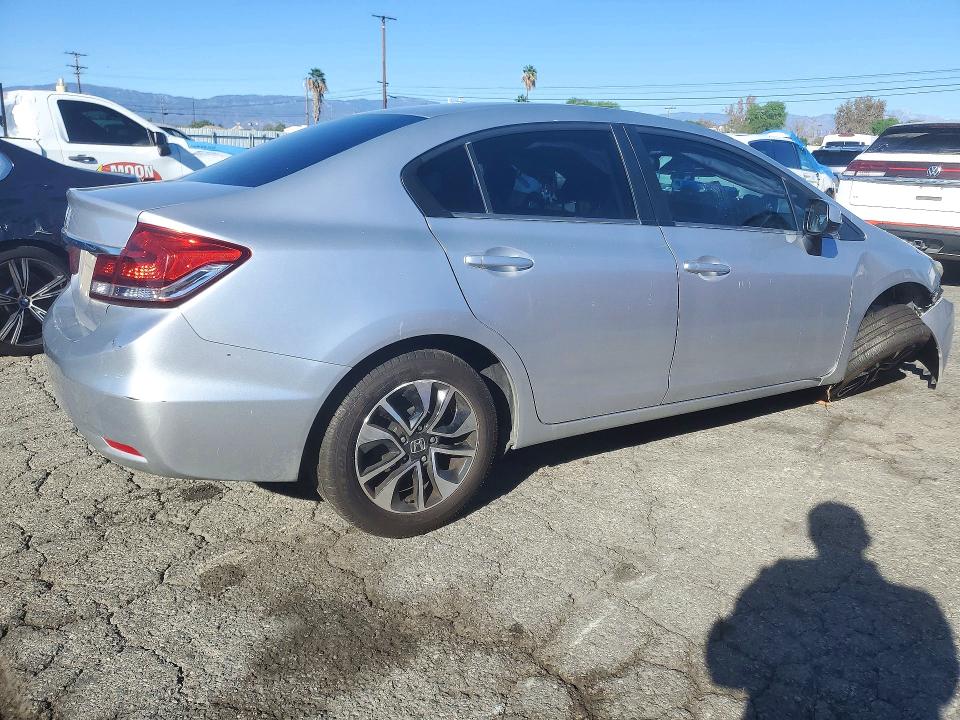 Photo 3 from auction – 2013 HONDA CIVIC with VIN 19XFB2F57DE248701