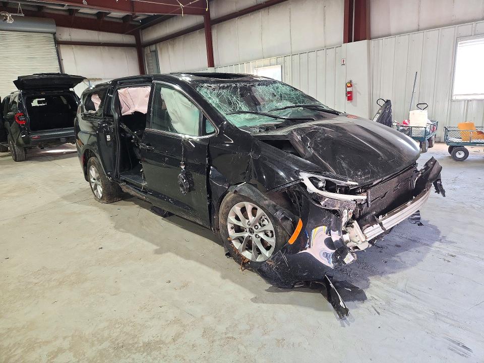Photo 4 from auction – 2026 CHRYSLER PACIFICA with VIN 2C4RC1GG7TR239451