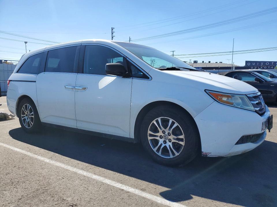 Снимка 4 от търг – 2013 HONDA ODYSSEY с VIN 5FNRL5H69DB009176