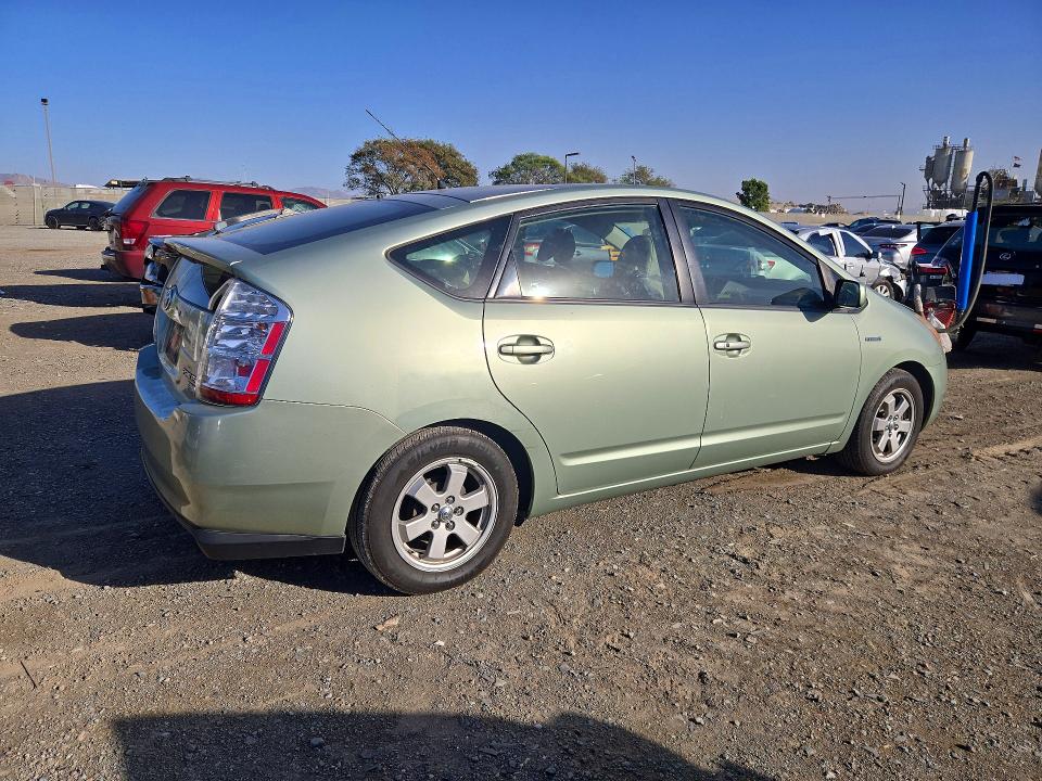 Снимка 3 от търг – 2007 TOYOTA PRIUS с VIN JTDKB20U977559503