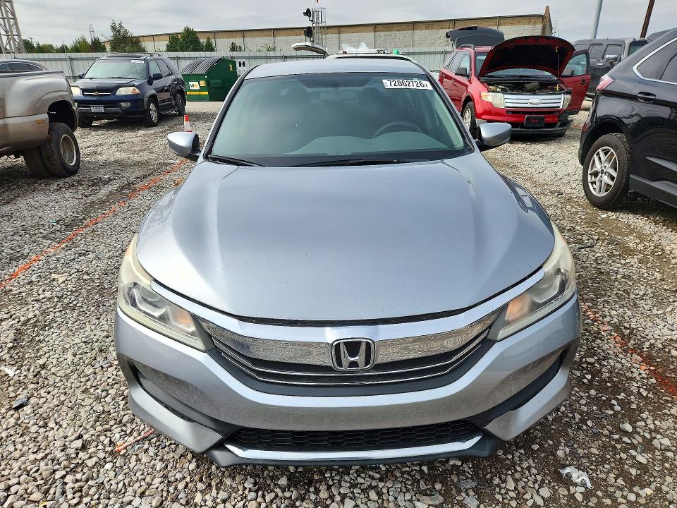 Снимка 5 от търг – 2017 HONDA ACCORD с VIN 1HGCR2F33HA279404