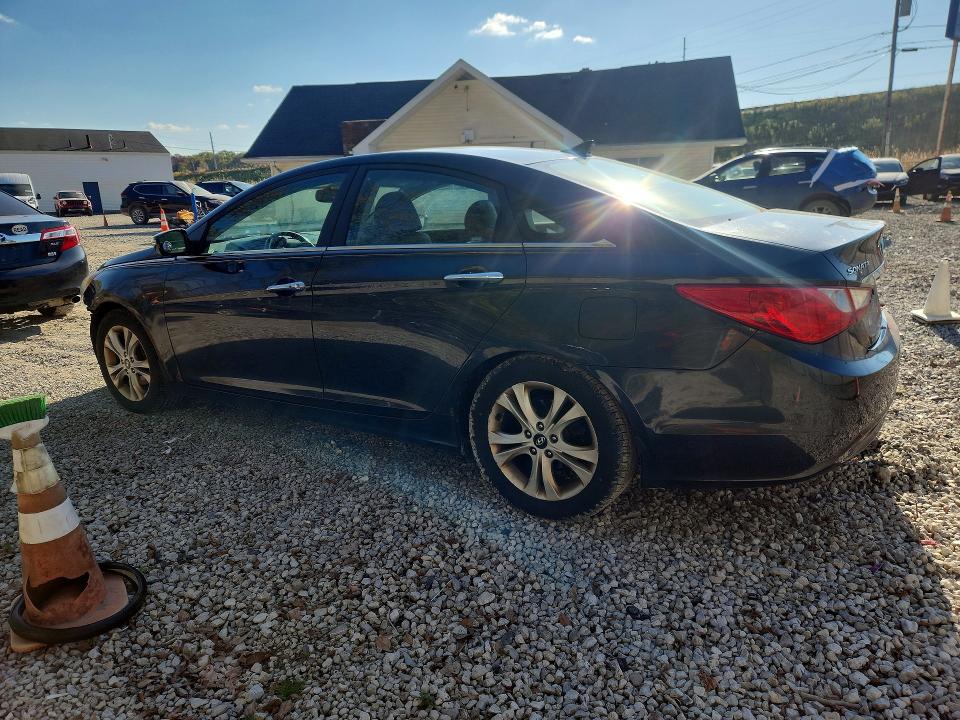 Снимка 2 от търг – 2011 HYUNDAI SONATA с VIN 5NPEC4AC5BH142962