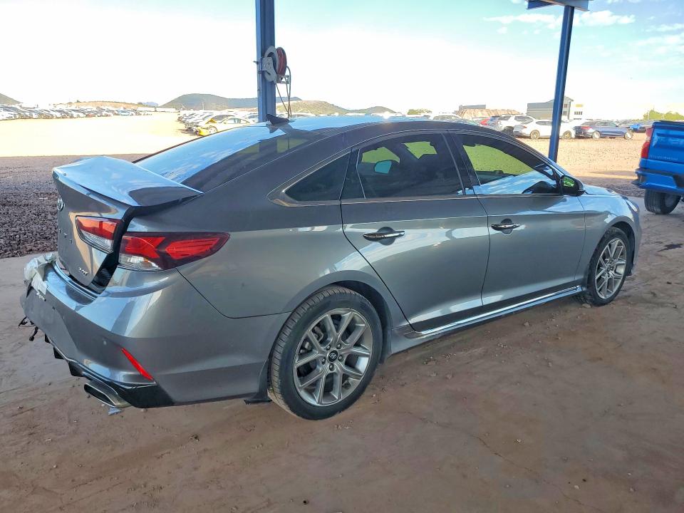 Снимка 3 от търг – 2019 HYUNDAI SONATA с VIN 5NPE34AB2KH781694