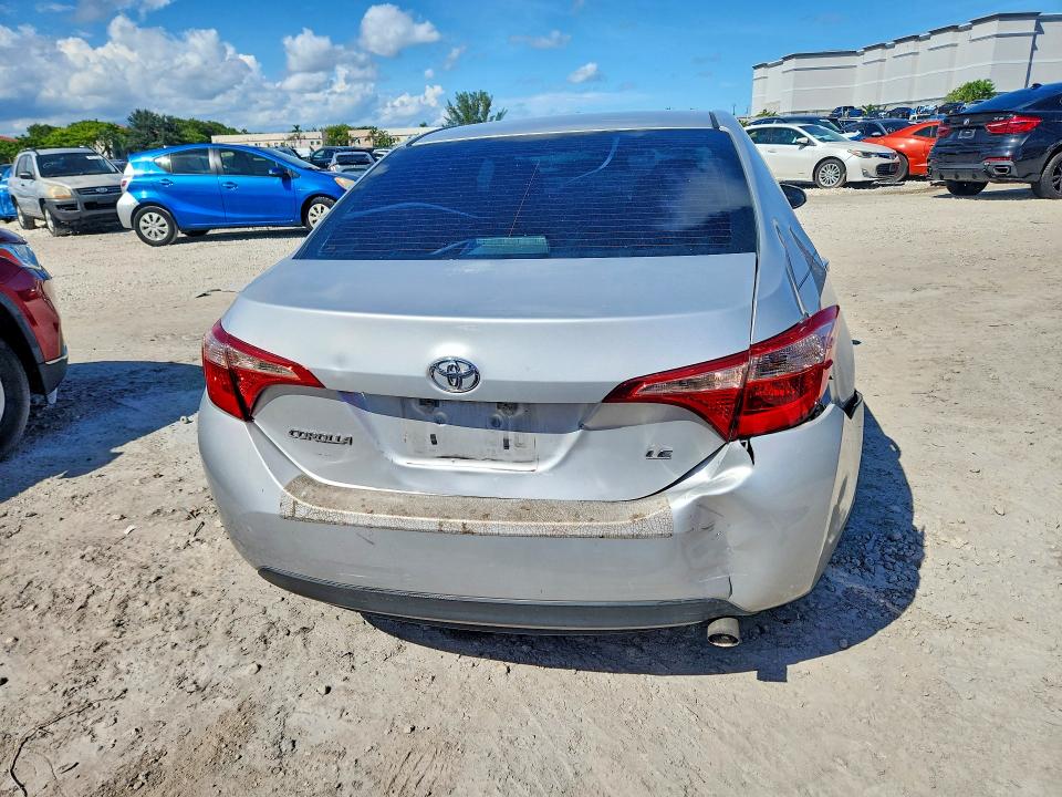 Снимка 6 от търг – 2017 TOYOTA COROLLA с VIN 5YFBURHE0HP668111