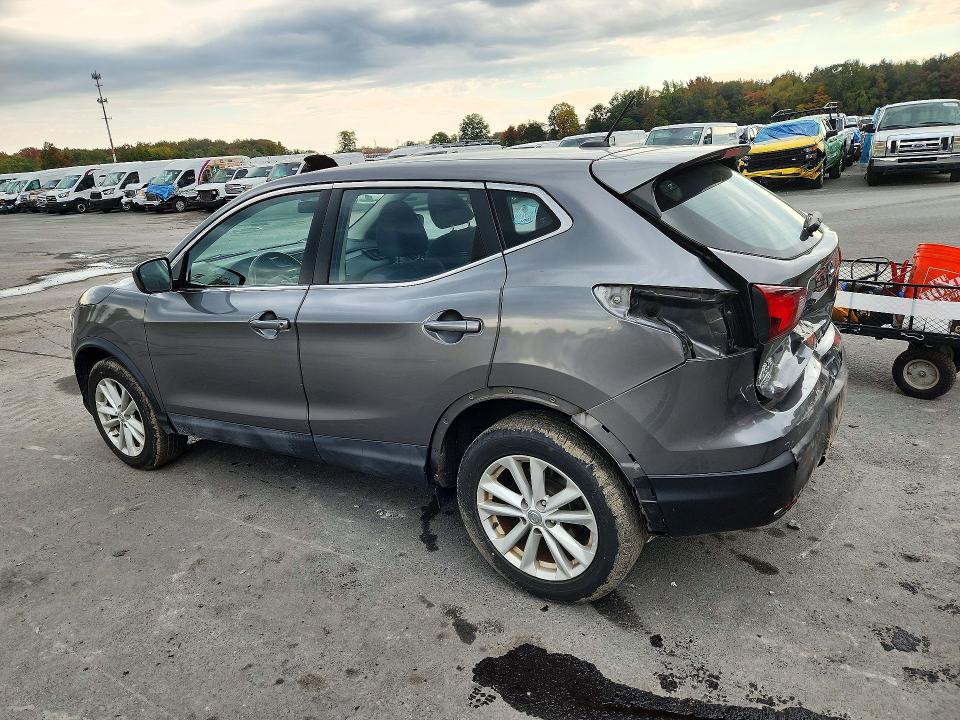 Снимка 2 от търг – 2017 NISSAN ROGUE SPORT с VIN JN1BJ1CR9HW132059