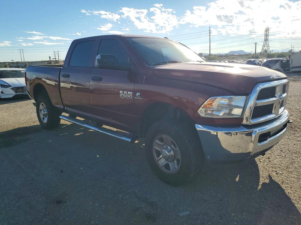 Снимка 4 от търг – 2018 RAM 2500 с VIN 3C6UR5CL5JG358659