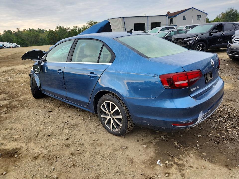 Снимка 2 от търг – 2017 VOLKSWAGEN JETTA с VIN 3VWB67AJ1HM338343