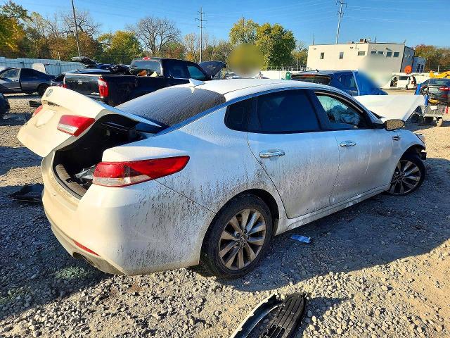 Снимка 3 от търг – 2016 KIA OPTIMA с VIN 5XXGT4L38GG069580