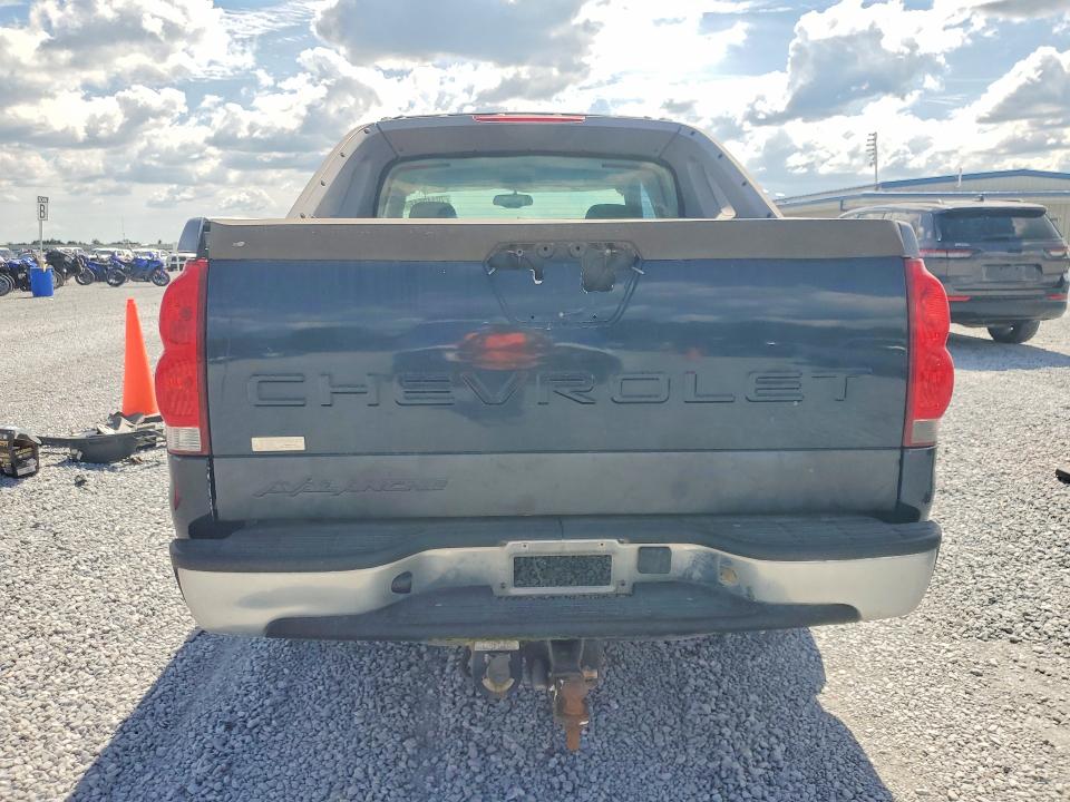 Photo 6 from auction – 2005 CHEVROLET AVALANCHE with VIN 3GNEC12Z25G277967