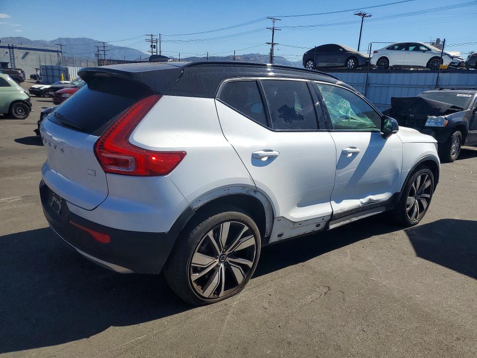 Photo 3 from auction – 2021 VOLVO XC40 with VIN YV4ED3UR1M2522387