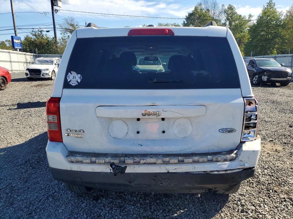 Снимка 6 от търг – 2015 JEEP PATRIOT с VIN 1C4NJRFB5FD176575