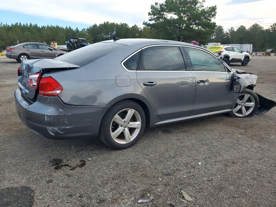 Снимка 3 от търг – 2013 VOLKSWAGEN PASSAT с VIN 1VWBP7A38DC115081