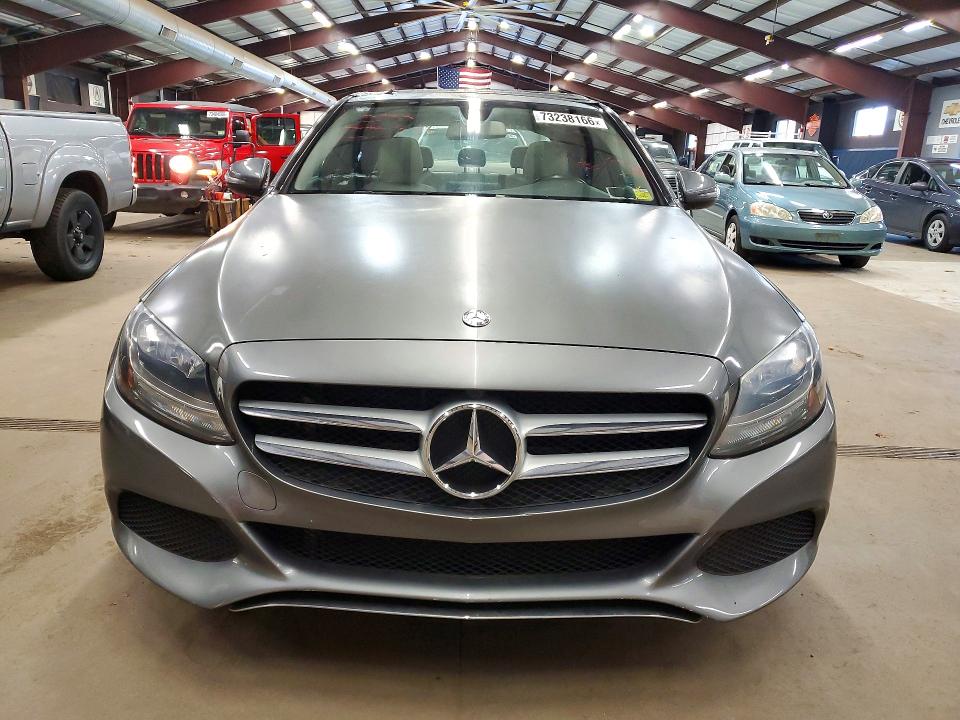 Снимка 5 от търг – 2017 MERCEDES-BENZ C с VIN 55SWF4KB9HU224300