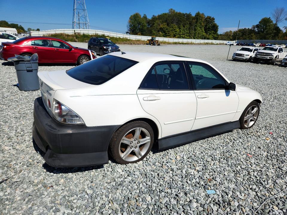 صورة رقم 3 من المزاد - 2003 LEXUS IS 300 مع VIN JTHBD192730065700