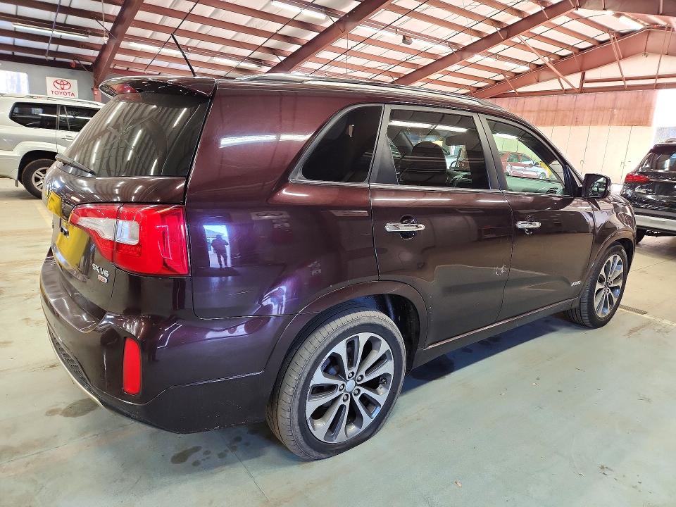 Photo 3 from auction – 2014 KIA SORENTO with VIN 5XYKWDA74EG453890