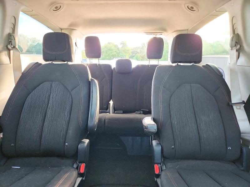 Снимка 10 от търг – 2017 CHRYSLER PACIFICA с VIN 2C4RC1DG5HR744948