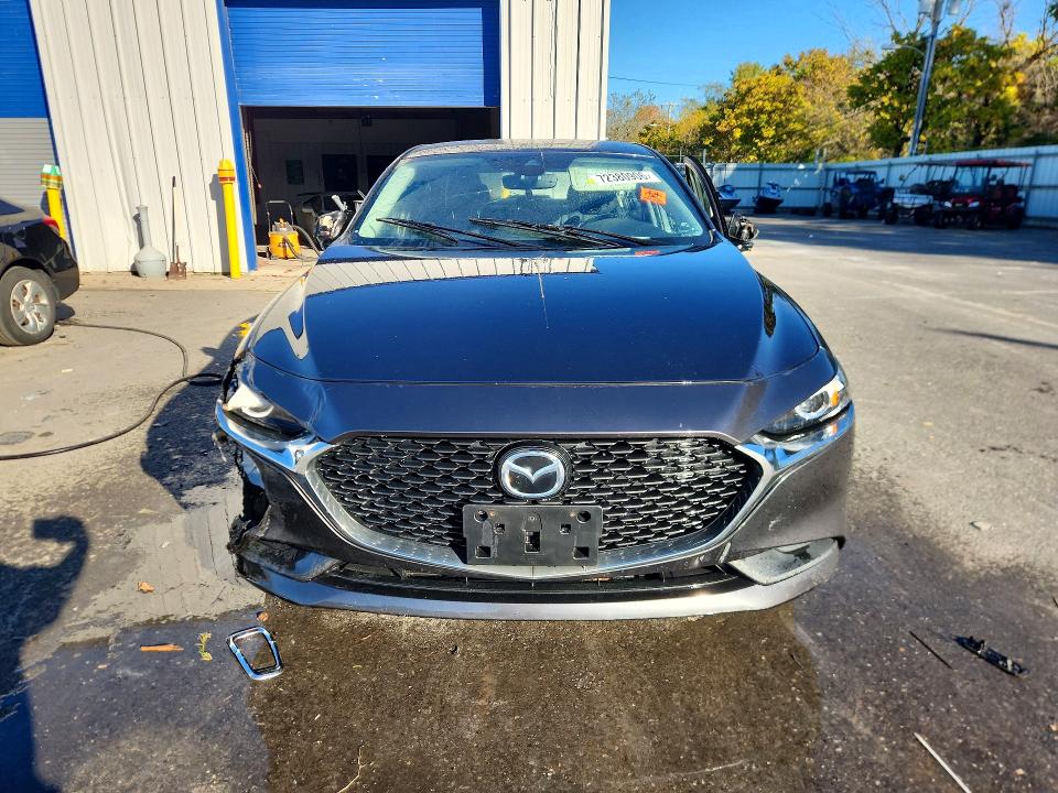 Снимка 5 от търг – 2021 MAZDA 3 с VIN 3MZBPABL3MM201750