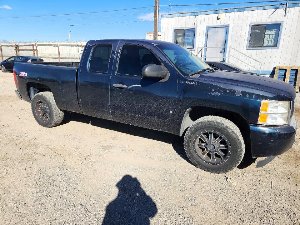Снимка 4 от търг – 2008 CHEVROLET SILVERADO с VIN 2GCEC19JX81225444