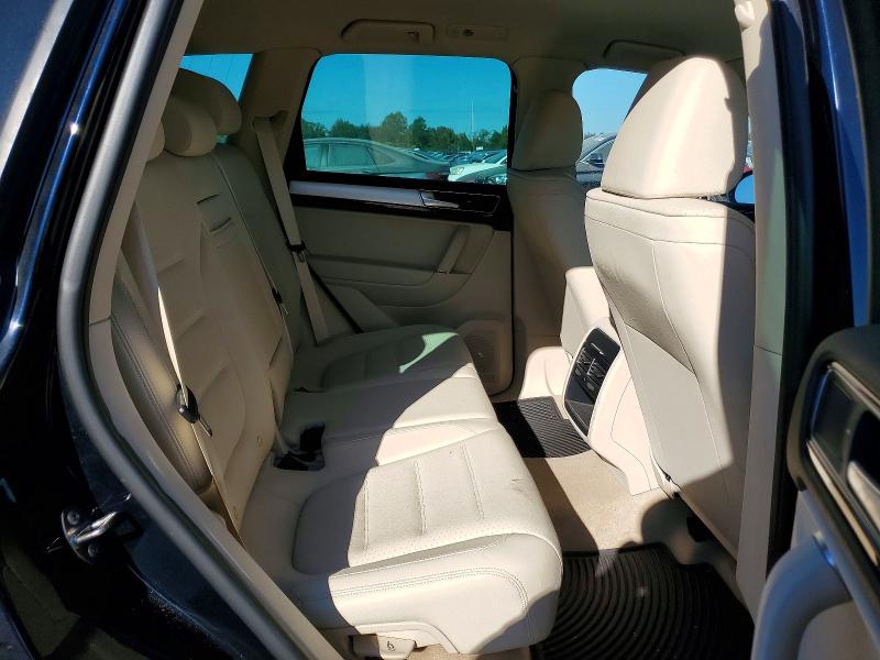 Снимка 11 от търг – 2016 VOLKSWAGEN TOUAREG с VIN WVGEF9BPXGD004803