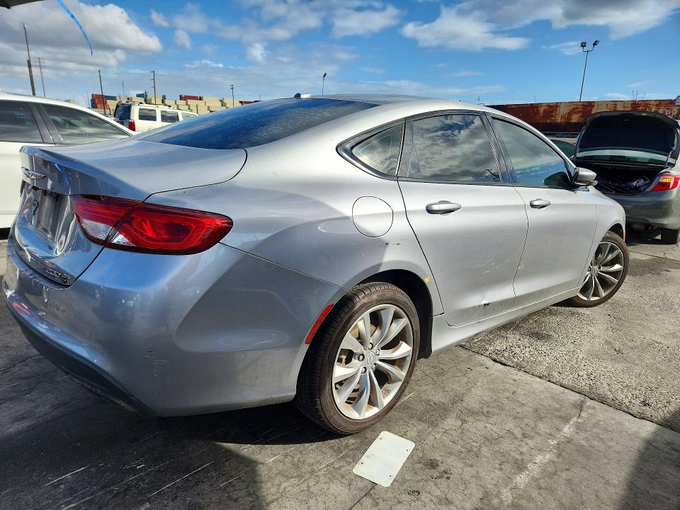 Снимка 3 от търг – 2015 CHRYSLER 200 с VIN 1C3CCCBB5FN585470