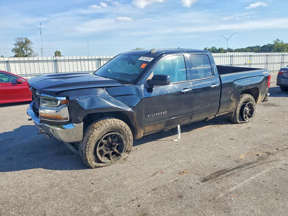 CHEVROLET SILVERADO 2017 with VIN 1GCVKREC4HZ368695 - Photo from auction