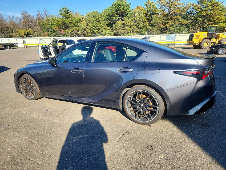 Фото 2 с аукциона – 2023 LEXUS IS 500 с VIN JTHAP1D24P5002332