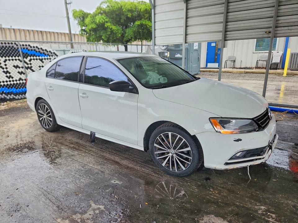 Снимка 4 от търг – 2016 VOLKSWAGEN JETTA с VIN 3VWD17AJ8GM306088