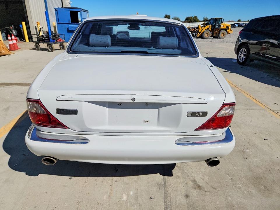 Снимка 6 от търг – 2000 JAGUAR XJR с VIN SAJDA15B6YMF10232