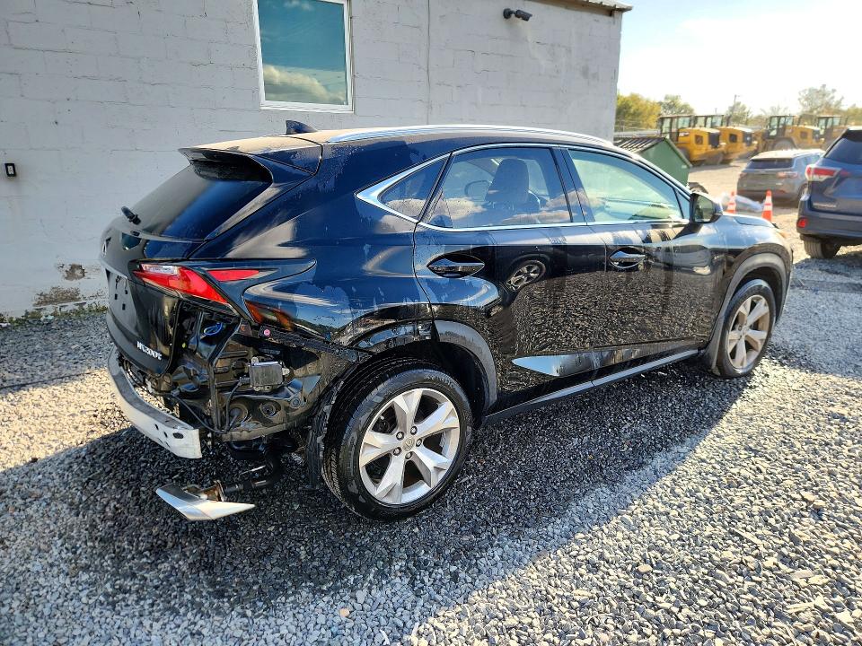 Снимка 3 от търг – 2017 LEXUS NX 200T с VIN JTJBARBZXH2113215