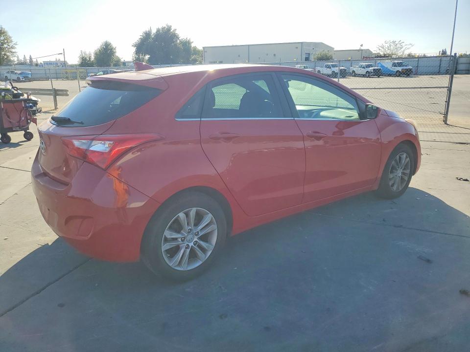 Снимка 3 от търг – 2013 HYUNDAI ELANTRA GT с VIN KMHD35LE1DU022578