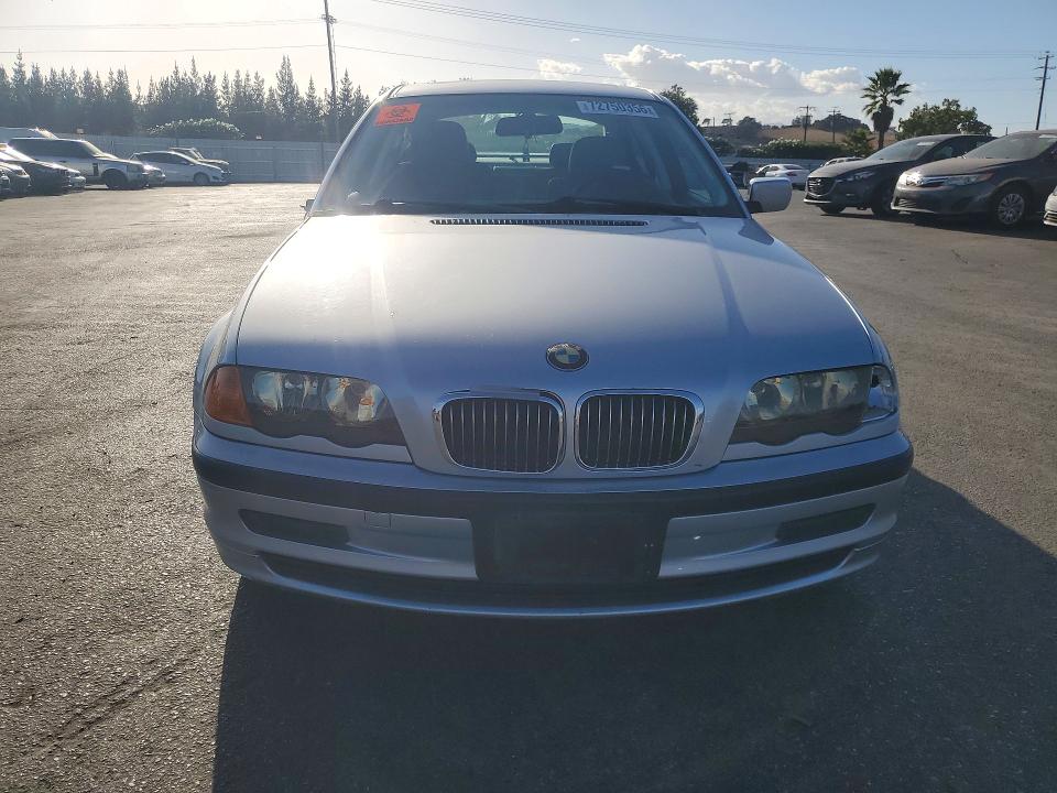 Снимка 5 от търг – 2001 BMW 325 с VIN WBAAV33461FU79929